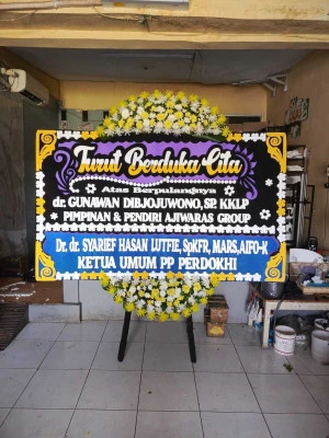 Papan Bunga di Gelora